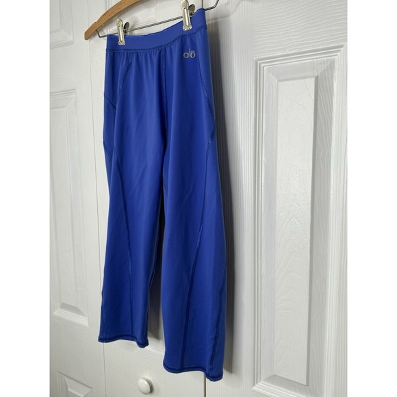 ALO COOLFIT Yoga Electric Blue Capri Leggings Medium Small‎ - Picture 2 of 11